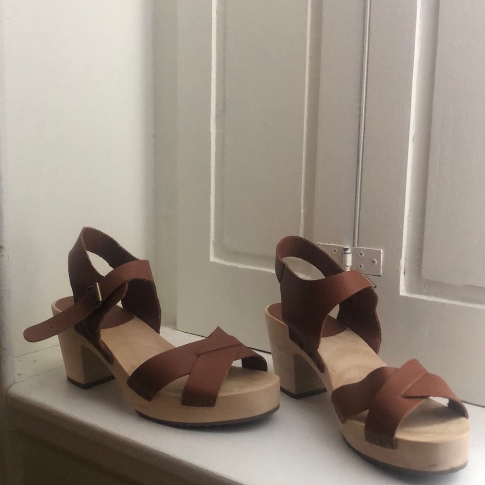 Ann Taylor Loft Leather Clog Sandal